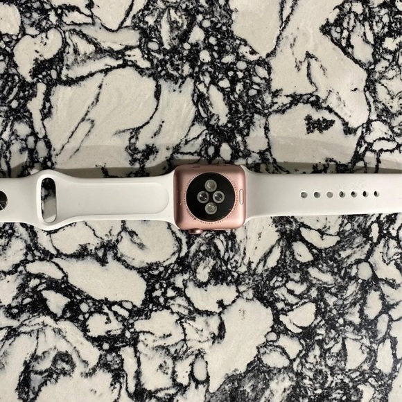 Apple Watch - Picture 2 of 2
